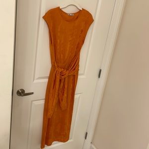 NWOT 🧡 Orange Zara maxi dress